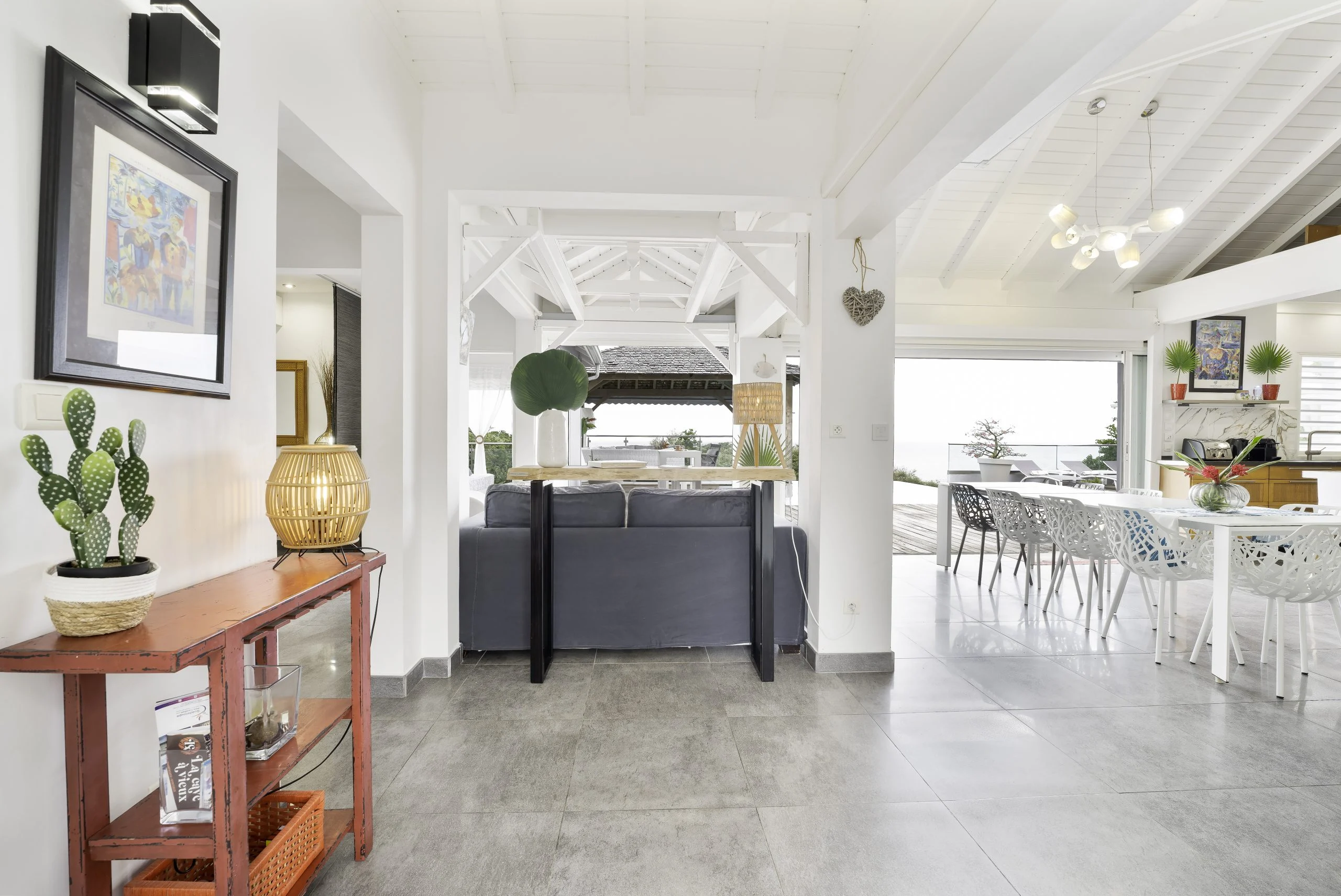 Espace interieur villa location guadeloupe scaled, Villa Villa : Espace interieur villa location guadeloupe scaled