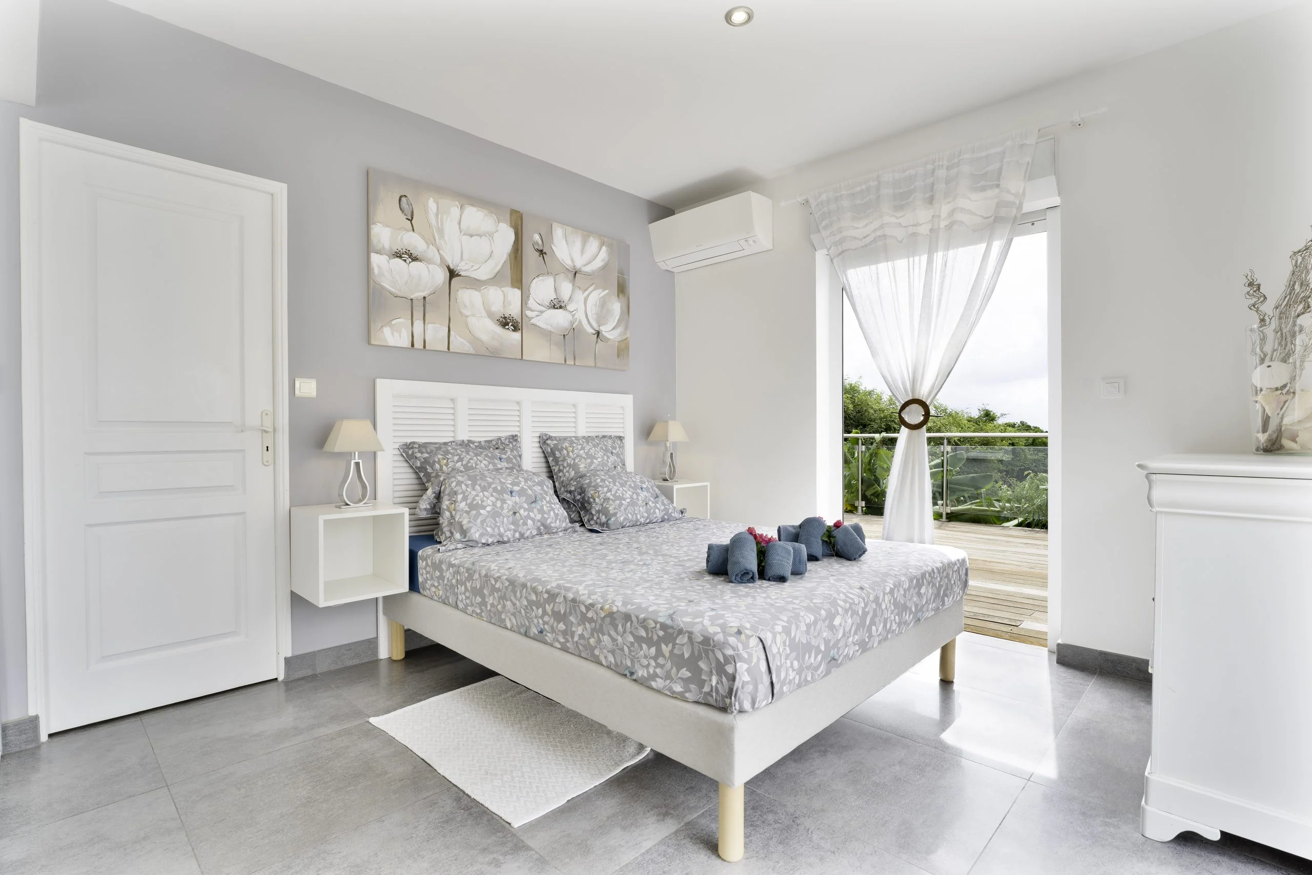 Hebergement guadeloupe chambre a coucher scaled, Villa Villa : Hebergement guadeloupe chambre a coucher scaled